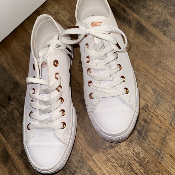 Platform Converse Sneakers - Picture 2 of 6